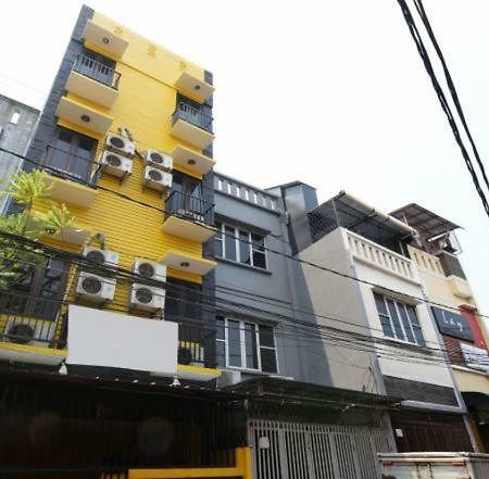 Готель Kamar Keluarga Mangga Besar Джакарта Екстер'єр фото